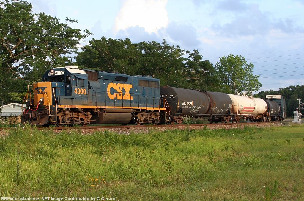 CSX 4300 taking O713 to Auburndale